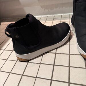 BOGS women's KICKER CHELSEA LEATHER - waterproof